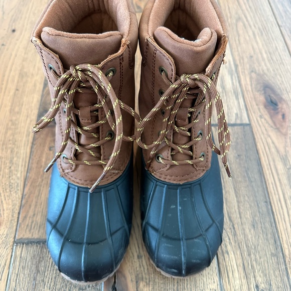 Universal Thread Duck Boots - Picture 2 of 7